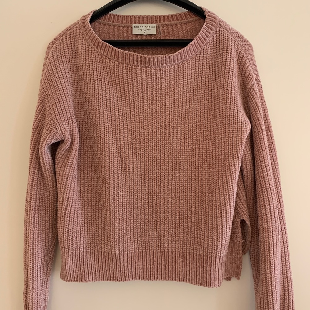 Super soft cropped sweater!